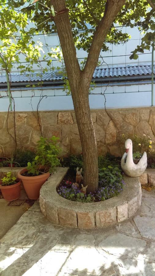 Ruza I Natalija Karlobag Exterior foto