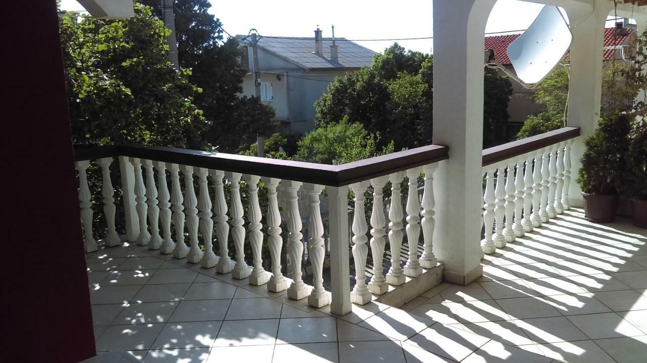 Ruza I Natalija Karlobag Exterior foto